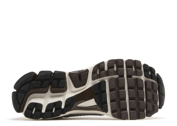 Nike Zoom Vomero 5 Phantom Light Iron Ore - Image 4