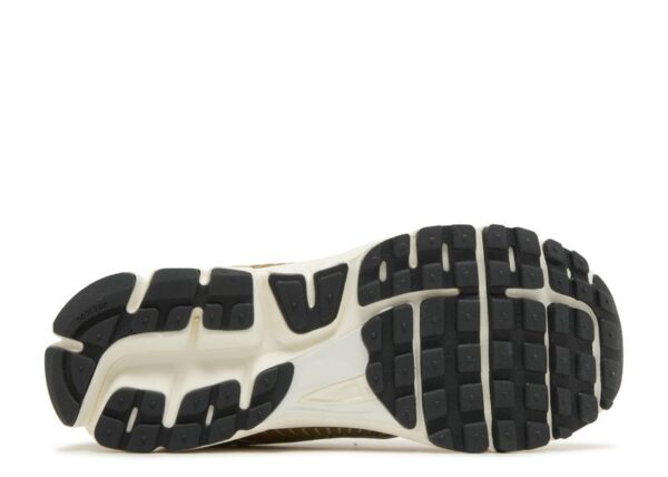 Nike Zoom Vomero 5 Metallic Gold - Image 4