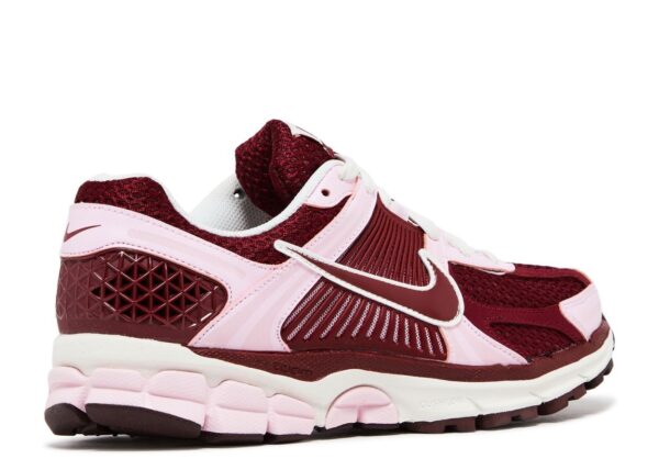Nike Zoom Vomero 5 Pink Foam Team Red - Image 3