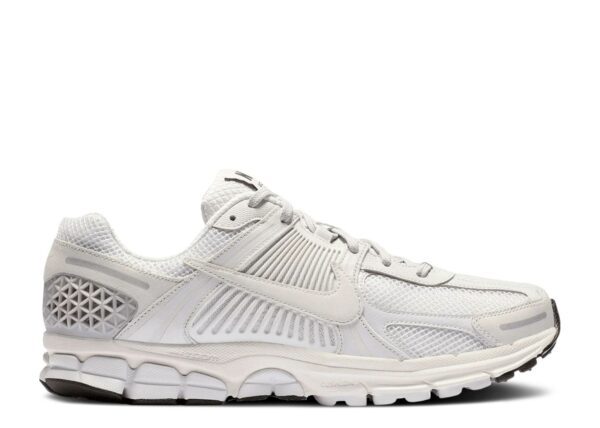 nike-zoom-vomero-5-vast-grey-1.jpg